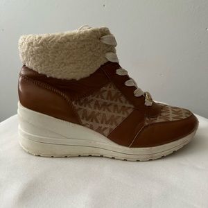 Michael Kors Girls Boot Size 4